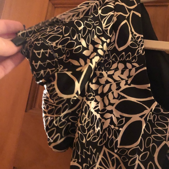 Forever 21 (vintage) Black & cream /ivory silk dress, puffed sleeve. Worn once - Picture 6 of 8